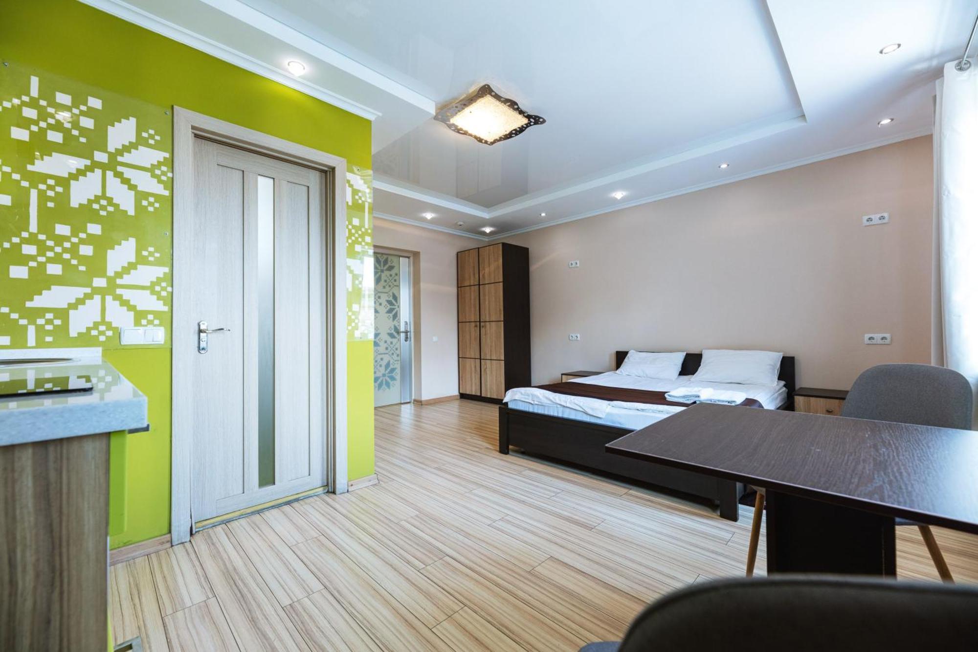 Guest House "Vladimirskaya 42" Kiev Ngoại thất bức ảnh