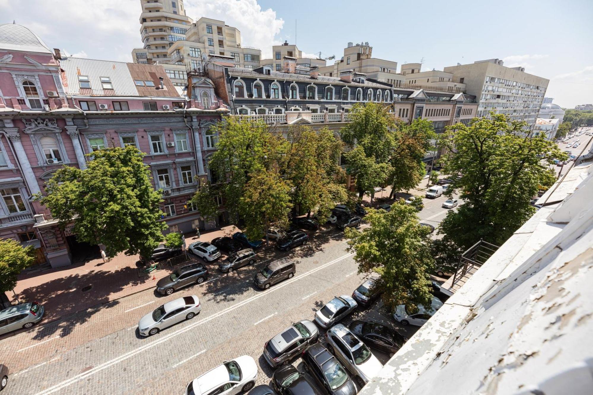 Guest House "Vladimirskaya 42" Kiev Ngoại thất bức ảnh