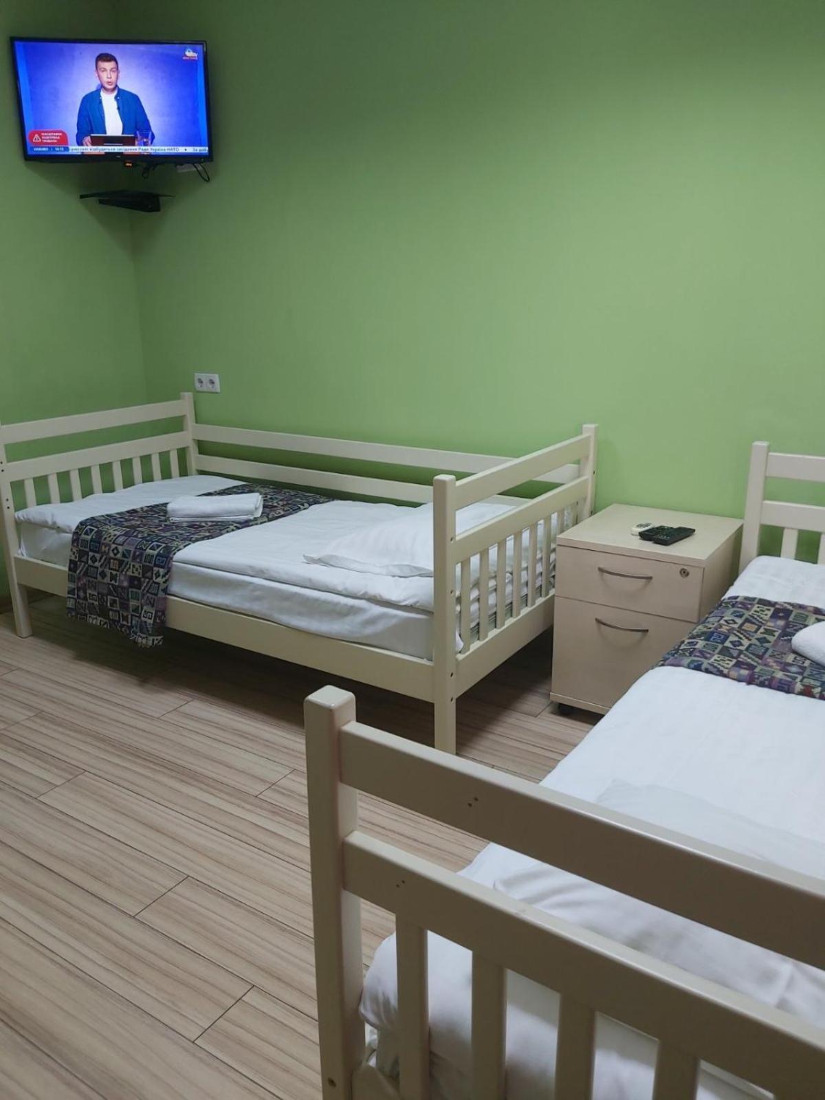 Guest House "Vladimirskaya 42" Kiev Ngoại thất bức ảnh