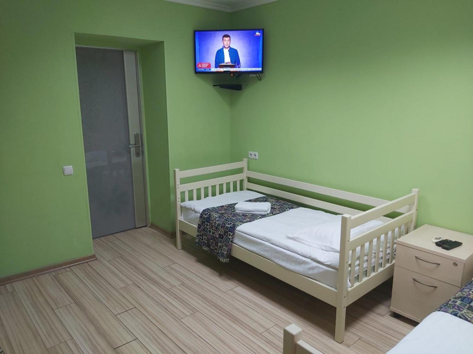 Guest House "Vladimirskaya 42" Kiev Ngoại thất bức ảnh