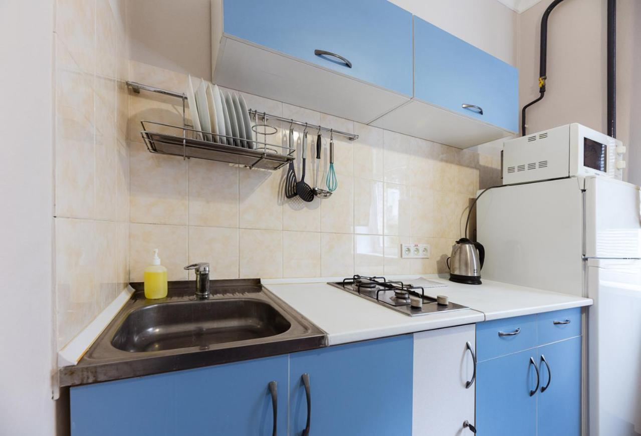 Guest House "Vladimirskaya 42" Kiev Ngoại thất bức ảnh