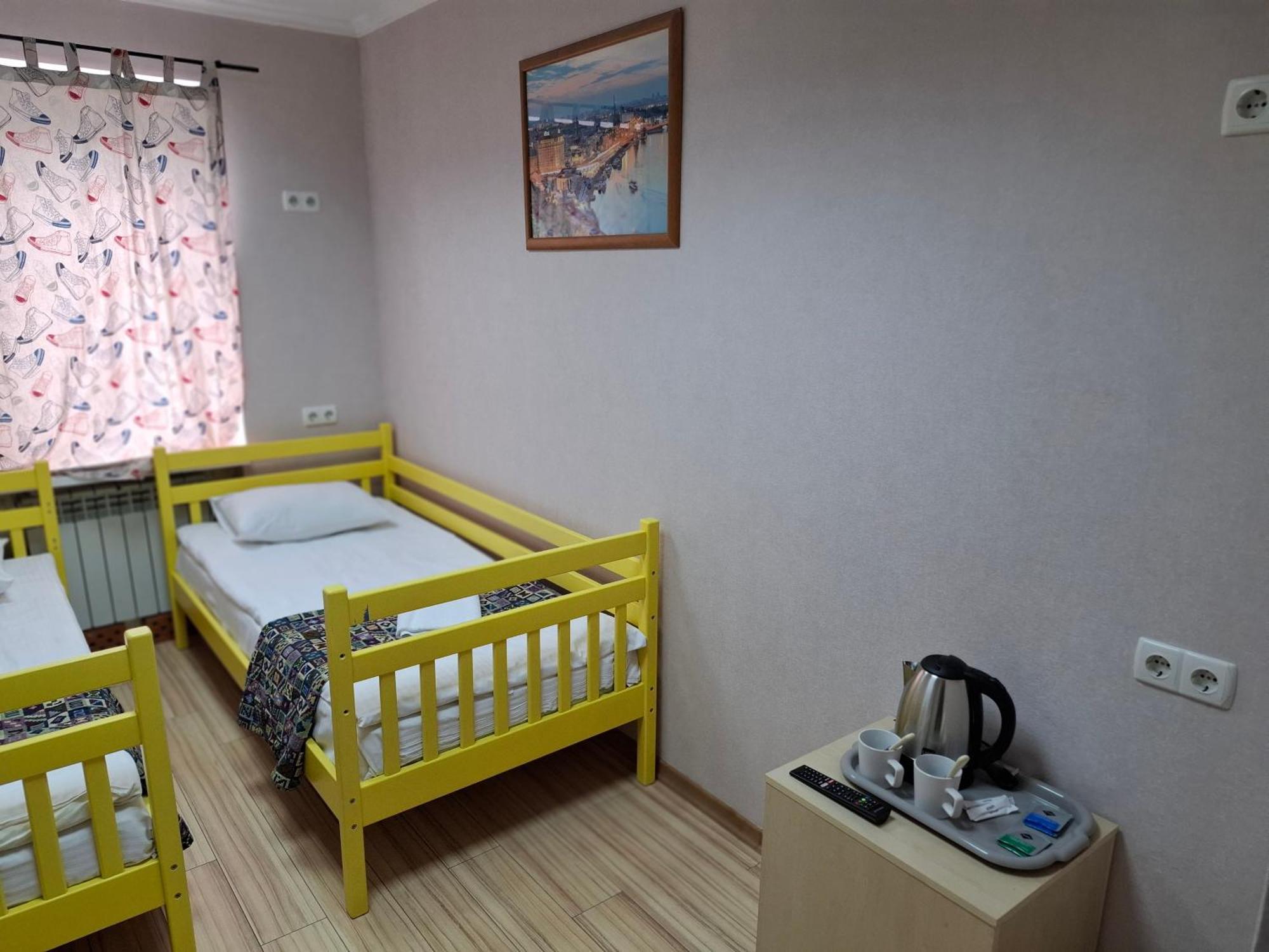 Guest House "Vladimirskaya 42" Kiev Ngoại thất bức ảnh